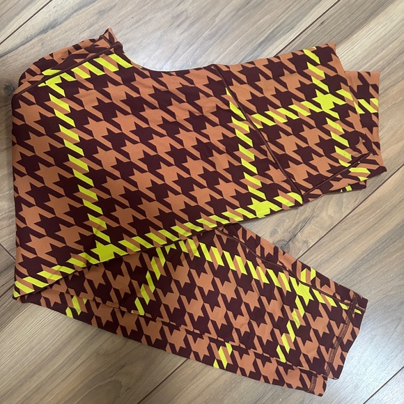 New without tags aerie Offline Real Me Houndstooth Leggings - Picture 1 of 4